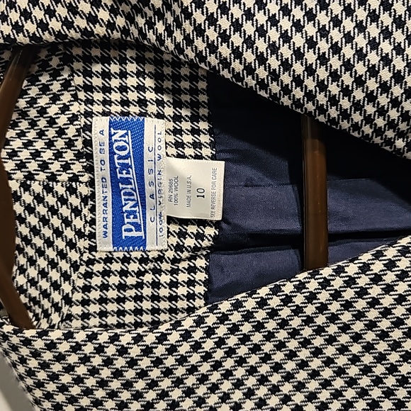 Pendleton size 10 100% virgin wool blazer. - Picture 2 of 6